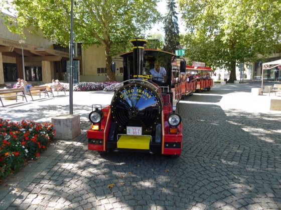 Bad Hévíz / Ungarn · Stadtrundfahrt mit dem Dotto (Minizug)