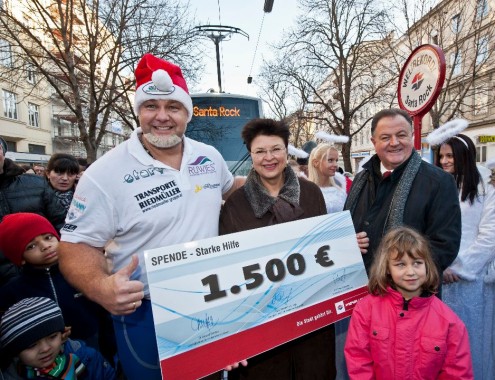 Weltrekordversuch mit ULF Straßenbahnzug der Wiener Linien