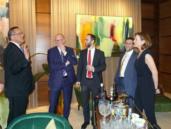 Dr. Günther Ofner, Mag. Julian Jäger, Mag. Michael Zach und Joubin Pour MBA bei der Eröffnung Flughafen Wien · Eröffnung neue VIP Salons im VIP Terminal Eröffnung