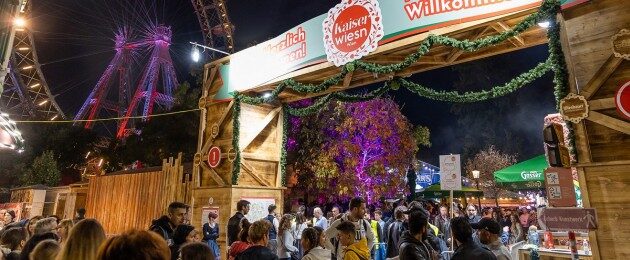 Kaiser Wiesn im Wiener Prater 2022 | Gelände bei Nacht