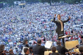 Picknick im Park beim Klassik Open Air im Luitpoldhain © Uwe Niklas