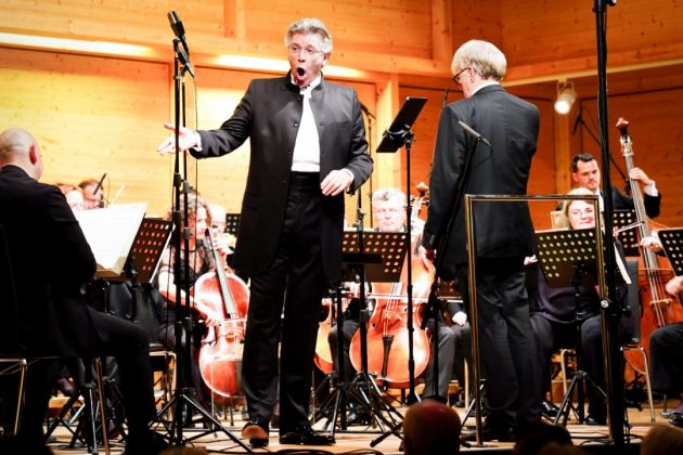 Thomas Hampson mit Martin Haselböck und Orchester Wiener Akademie Liszt Festival Raiding · Oktober 2021 · Thomas Hampson mit Martin Haselböck und Orchester Wiener Akademie
