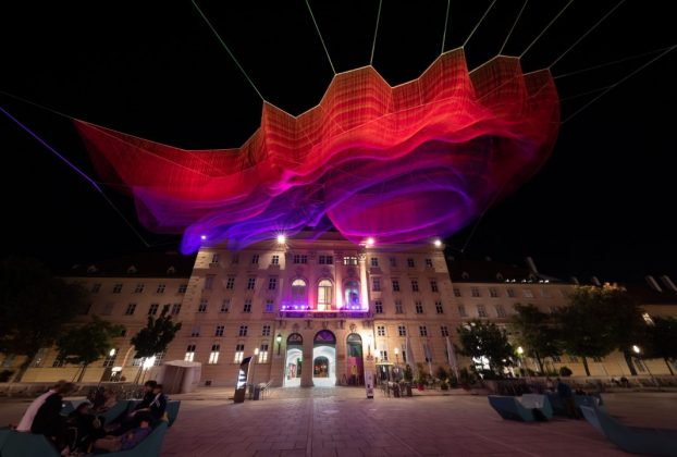 Janet Echelman, „Earthtime 1.78 Vienna“ MQ (MuseumsQuartier) Wien 20 Jahre | Janet Echelman,„Earthtime 1.78 Vienna“