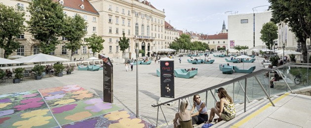 MQ (MuseumsQuartier) Wien | Haupthof, Ansicht Tag