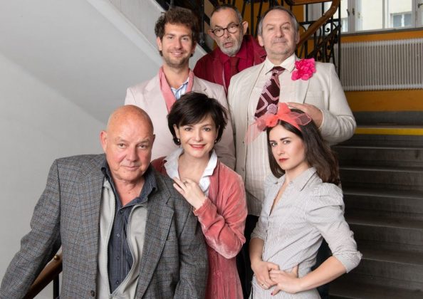 vorne Wolfgang Böck, Katharina Stemberger, Marina Margaritta Colda, hinten Markus Weitschacher, Karl Ferdinand Kratzl,Wolf Bachofner