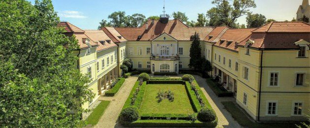 Schlosshotel Szidónia, Ungarn, Gartenansicht