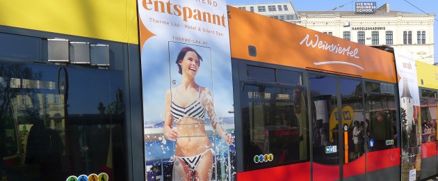 Weinviertel-Straßenbahnen fahren durch Wien