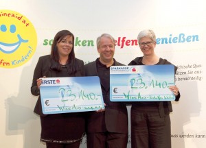 Spendenübergabe der Rekordsumme von 46.280 Euro bei der WineAid Gala