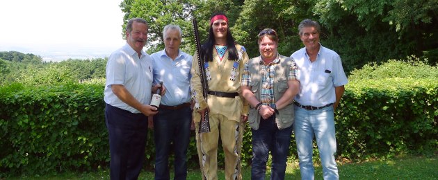 Winnetou beim Kunst-Frühstücken im Berghotel Tulbingerkogel