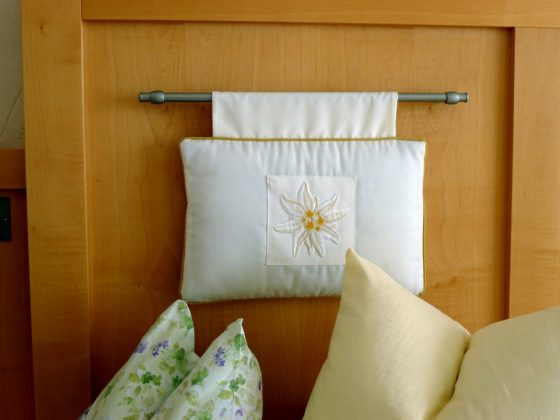 Übergossene Alm Resort · Dienten am Hochkönig · Salzburger Land · Zimmer – Einrichtungs-Detail